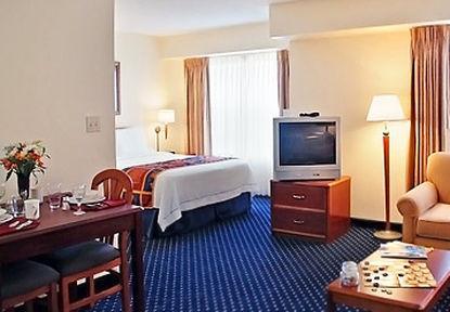 Residence Inn By Marriott Detroit Лівонія Номер фото